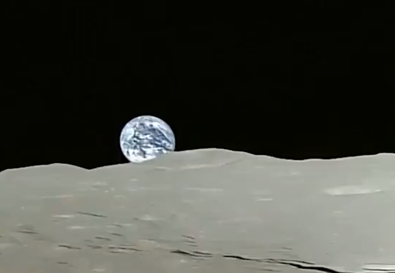 海外「とても美しい」日本の探査機『かぐや』が捉えた月からの地球の出を撮影した映像が話題に（海外の反応）